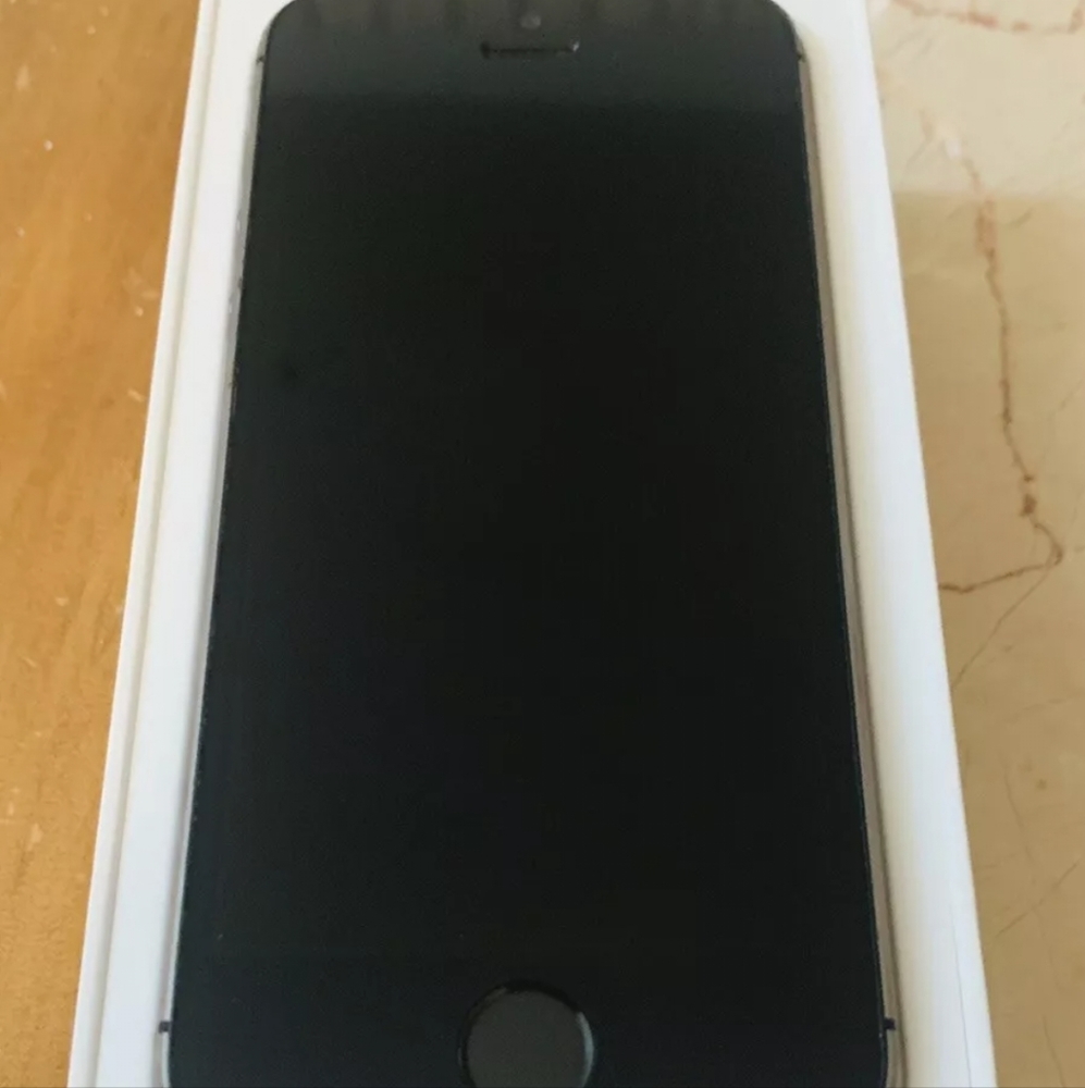 Apple iPhone 5s 16GB GSM locked AT&T A1533 ME305LL/A Space Gray